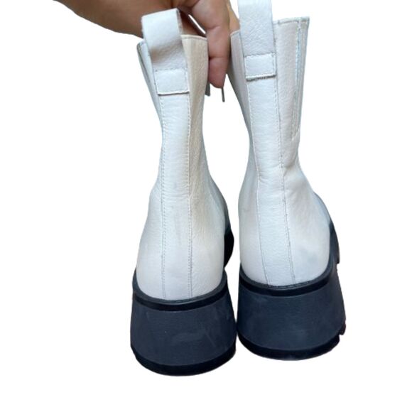 NWOB Vince Camuto Womens Neframes Chelsea Leather White & Black Boots Size 8.5M - Picture 5 of 5